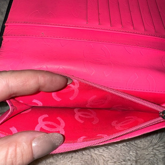 🔥 Authentic Chanel calfskin quilted cambon yen wallet - Picture 5 of 6